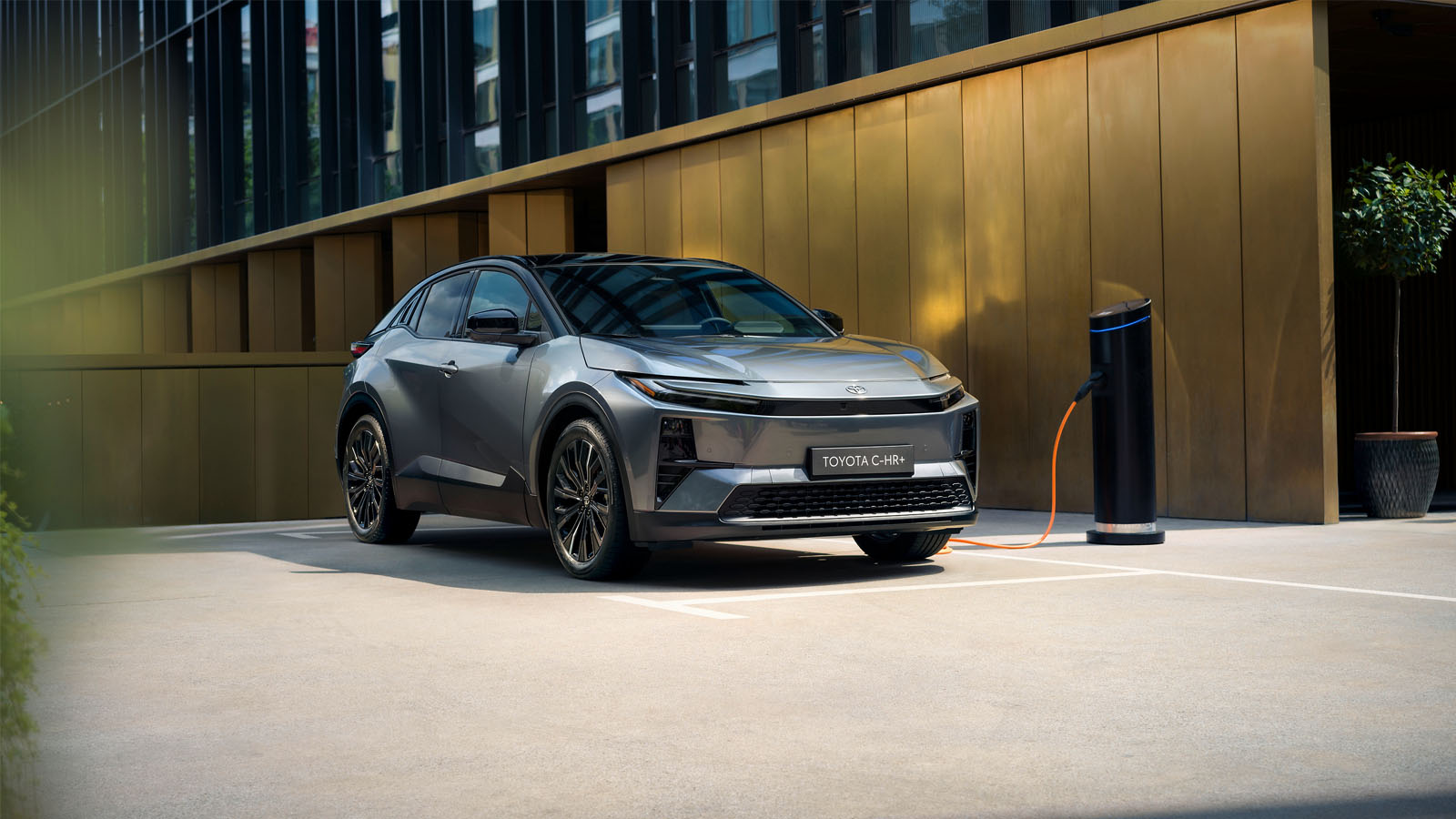 Toyota C-HR+